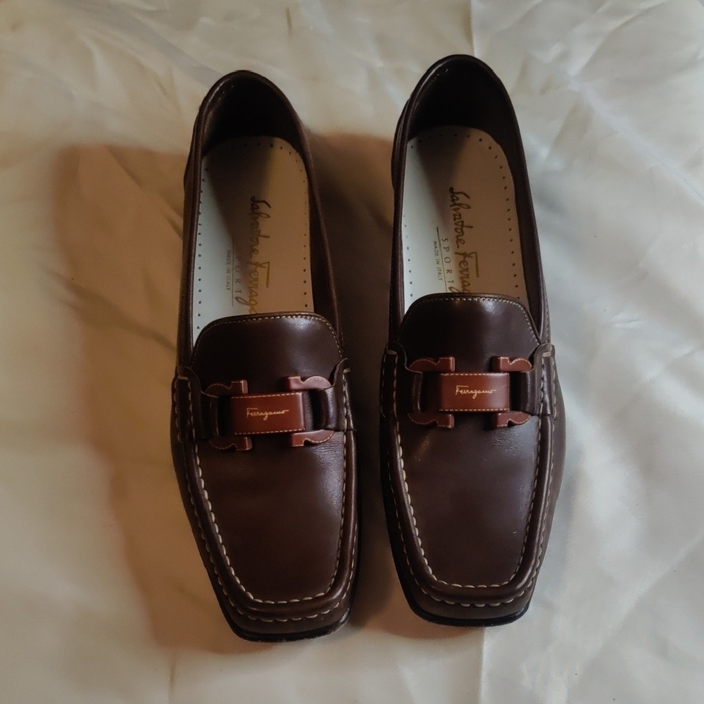 Salvatore Ferragamo Sport Loafers Womens 8 1/2 AA Narrow 05686 2A